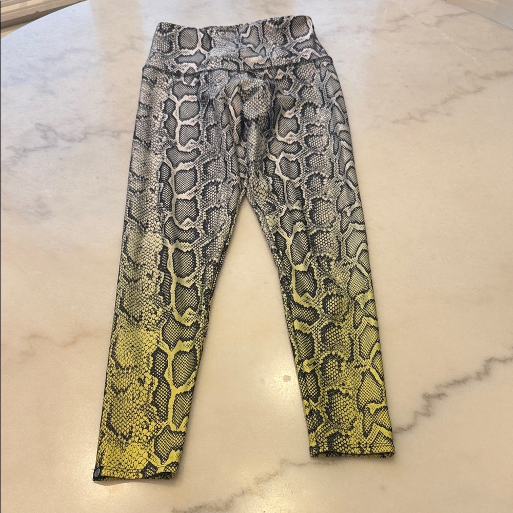 Onzie Snake Print Leggings - Yellow and Black